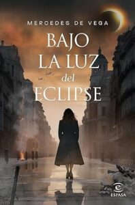 bajo la luz del eclipse